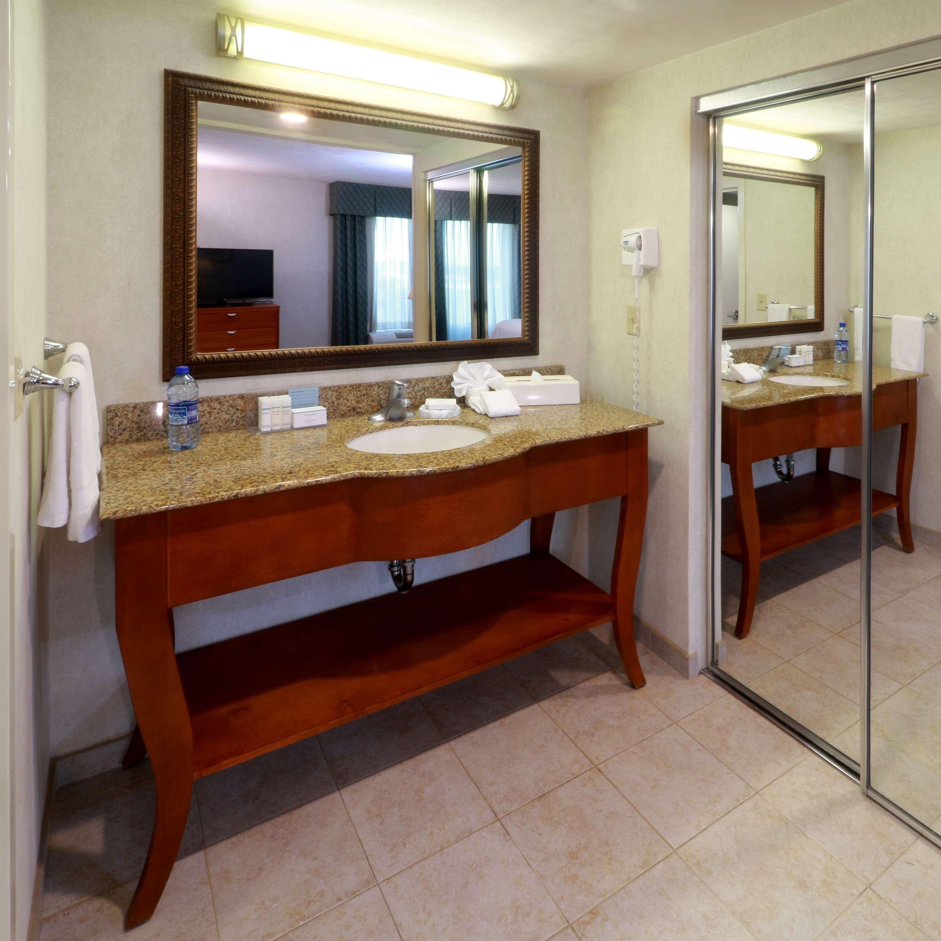 Hotel Hampton By Hilton Reynosa Zona Industrial Esterno foto