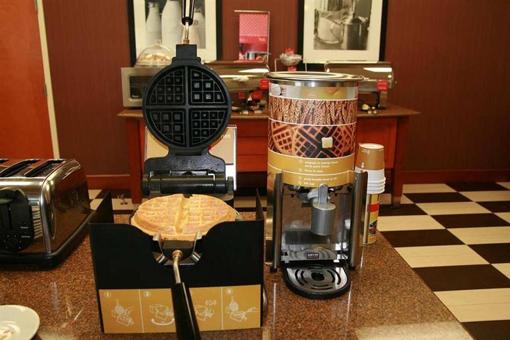 Hotel Hampton By Hilton Reynosa Zona Industrial Ristorante foto